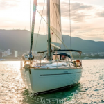 Морские прогулки в Геленджике с яхт-клубом «Victoria Yacht Club»
